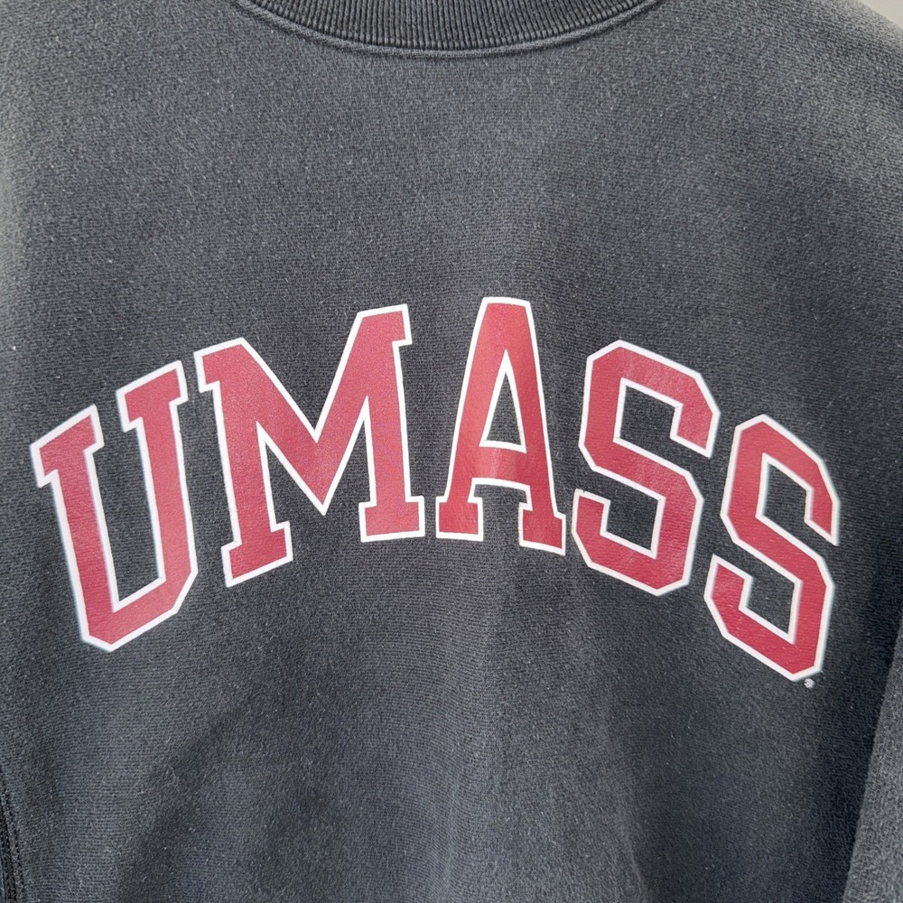 UMass Minutemen‎ Crewneck Sweatshirt Size Small Champion Spellout Graphic - Picture 2 of 6